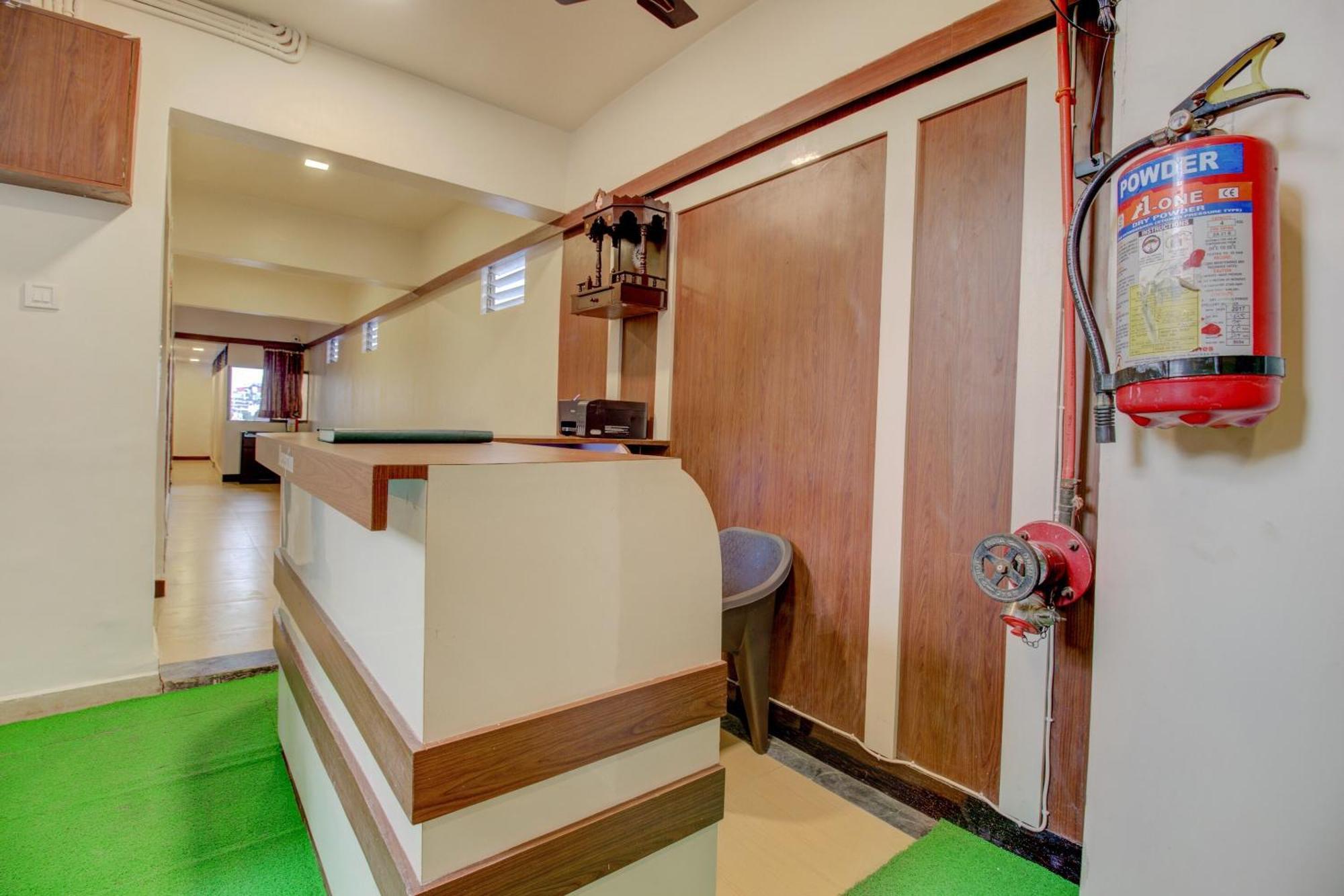 Hotel Della Comfort Near Ambreshwar Shiv Mandir, Ambernath Amarnath Exterior photo