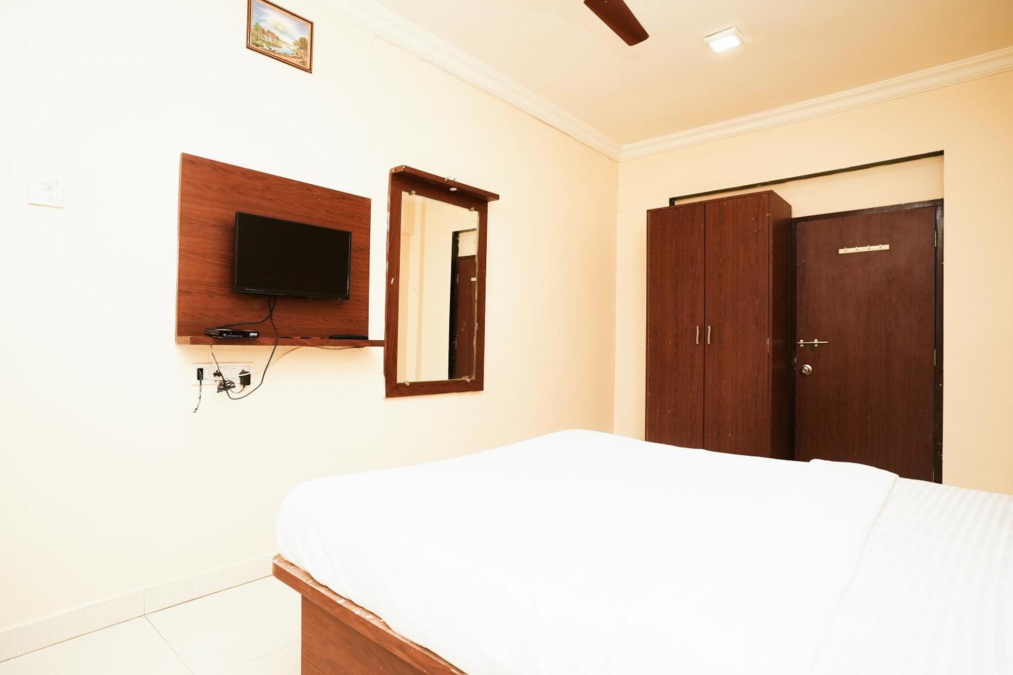 Hotel Della Comfort Near Ambreshwar Shiv Mandir, Ambernath Amarnath Exterior photo
