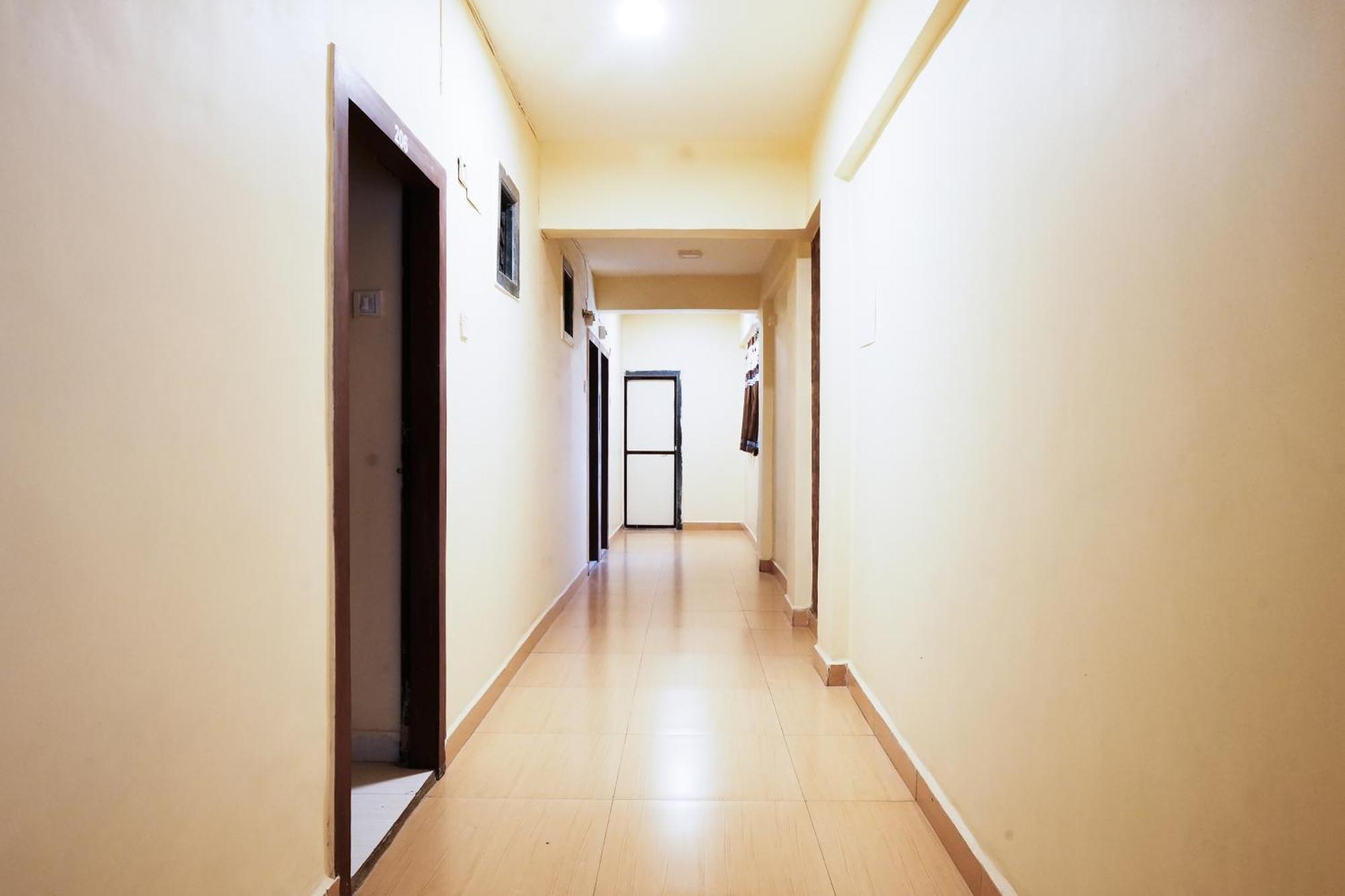 Hotel Della Comfort Near Ambreshwar Shiv Mandir, Ambernath Amarnath Exterior photo