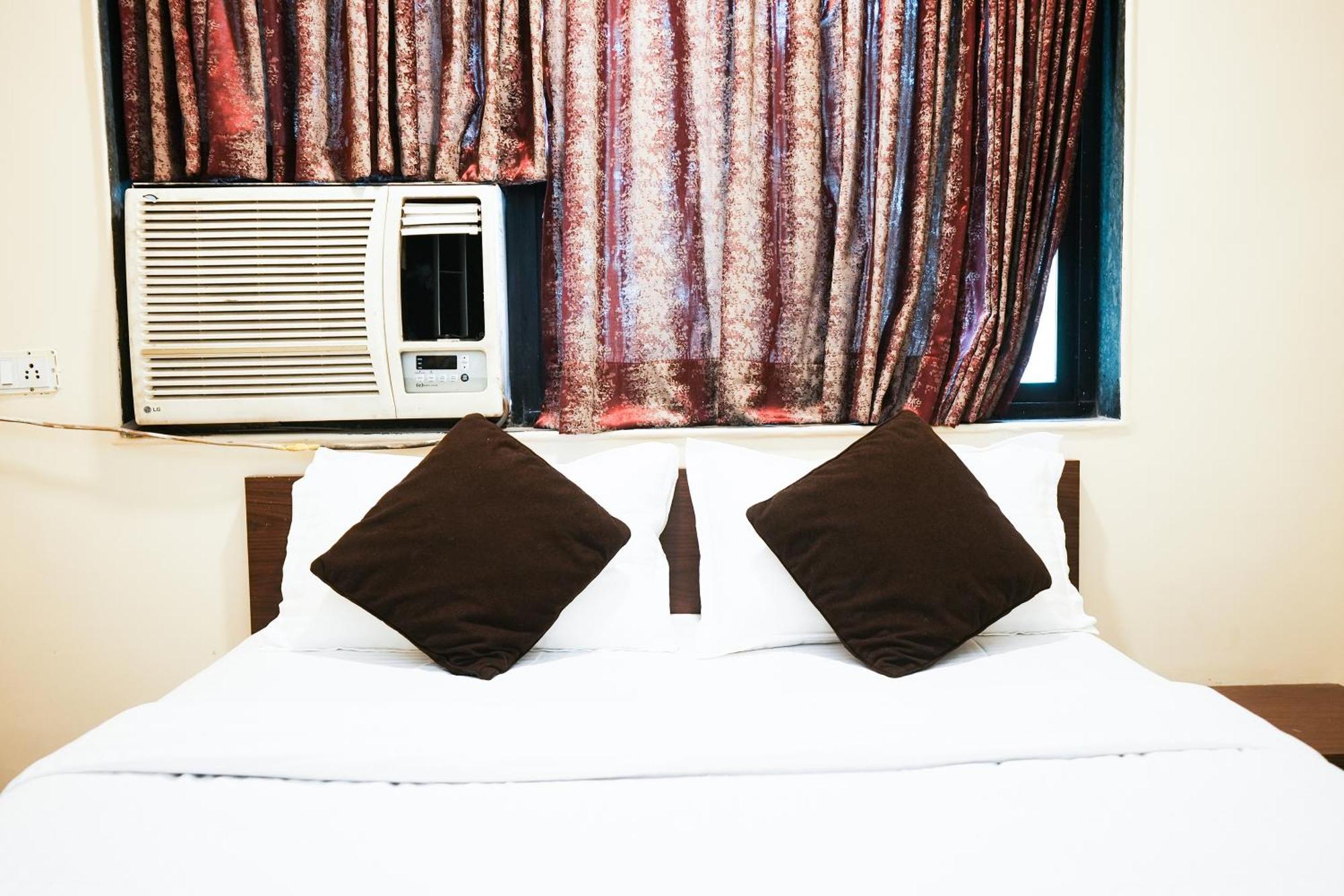 Hotel Della Comfort Near Ambreshwar Shiv Mandir, Ambernath Amarnath Exterior photo